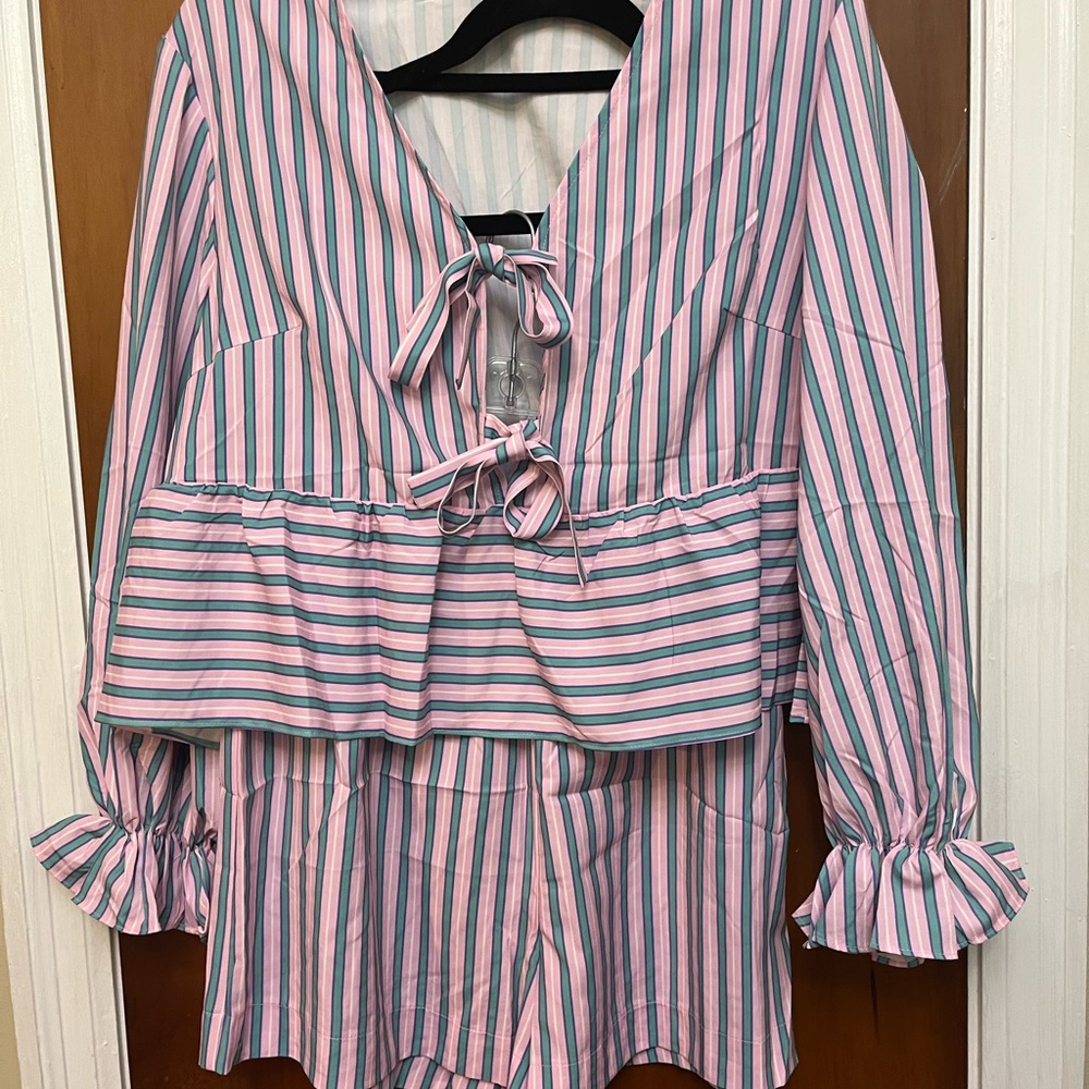 🆕  Striped Pink and Blue Women’s Shorts set. M.     R1 - Picture 5 of 8